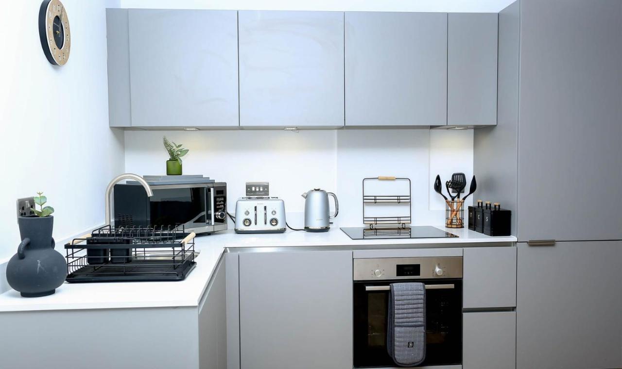 Snuggle Inn - Riverside Apartments - Views Over Looking London River Thames, Close To O2 Arena, London Excel, London City Airport, Thames Clipper- River Boat Service, Woolwich Ferry, Onsite Parking, Twin Room Option Available Bagian luar foto