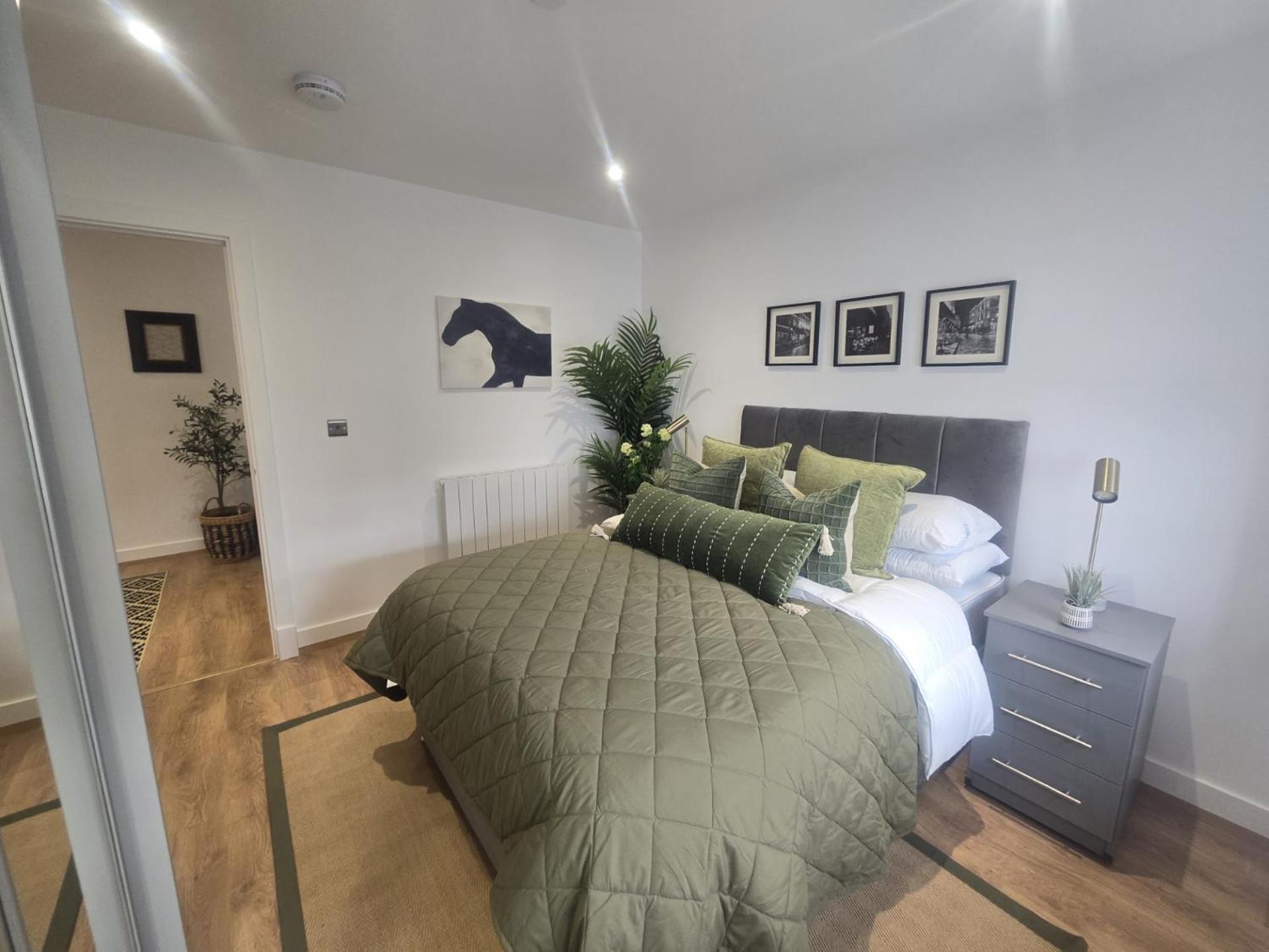 Snuggle Inn - Riverside Apartments - Views Over Looking London River Thames, Close To O2 Arena, London Excel, London City Airport, Thames Clipper- River Boat Service, Woolwich Ferry, Onsite Parking, Twin Room Option Available Bagian luar foto